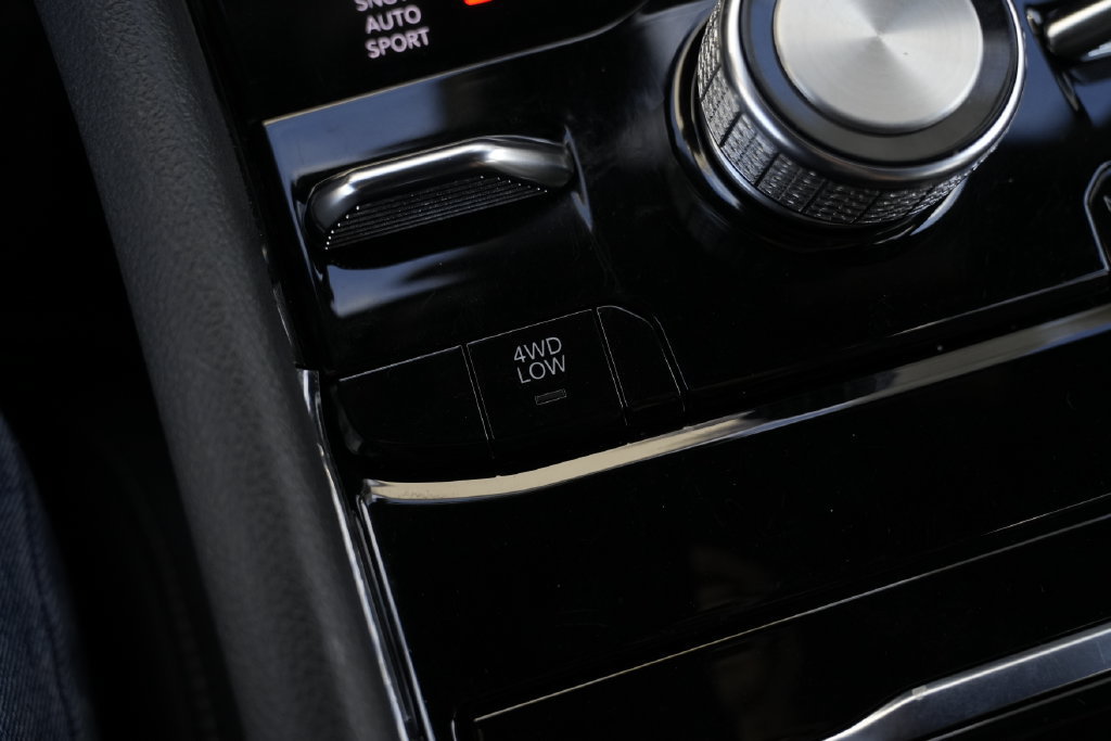 Used 2023 Jeep Grand Cherokee Overland AWD/4WD image 65