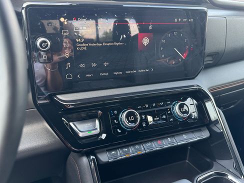 Used 2024 GMC Sierra 1500 AT4 w/ AT4 Premium Package image 19