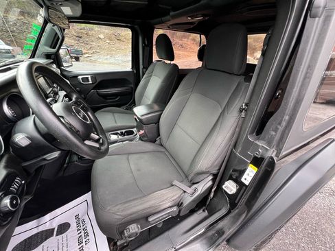 Used 2018 Jeep Wrangler Sport image 17