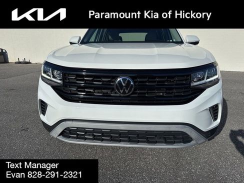 Used 2023 Volkswagen Atlas SE image 2