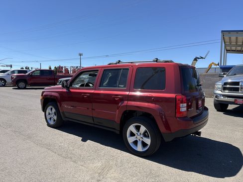 Used 2012 Jeep Patriot Latitude w/ Sun/Sound Group AWD/4WD image 3