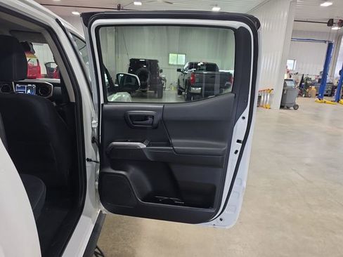 Used 2021 Toyota Tacoma SR5 w/ Trail Edition AWD/4WD image 27
