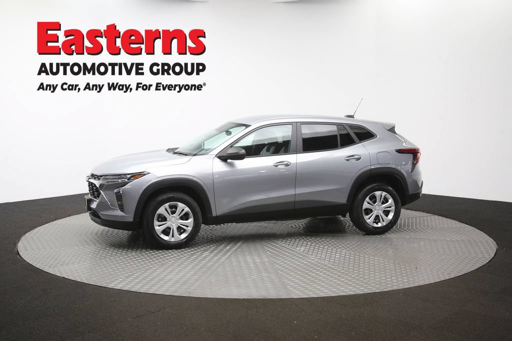 Used 2024 Chevrolet Trax LS FWD image 58