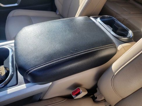 Used 2016 Nissan Titan SL image 30