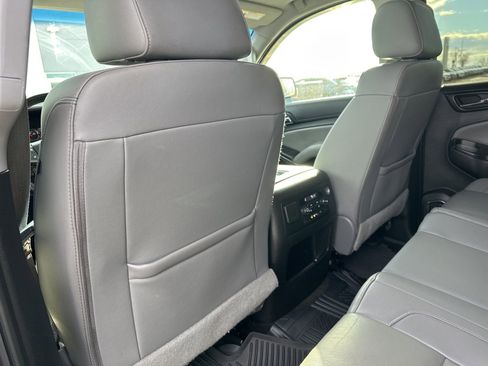 Used 2016 Chevrolet Suburban LT w/ Luxury Package image 19