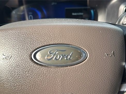 Certified 2023 Ford Explorer Platinum w/ Class IV Trailer Tow Package image 19