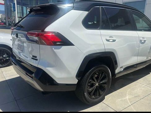 Used 2022 Toyota RAV4 XSE w/ Carpet Mat Package (TMS) AWD/4WD image 2