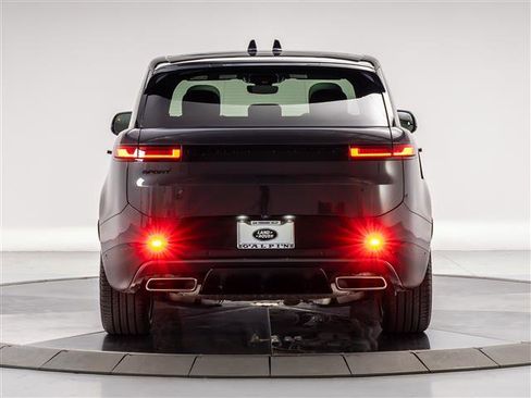 New 2025 Land Rover Range Rover Sport SE image 4