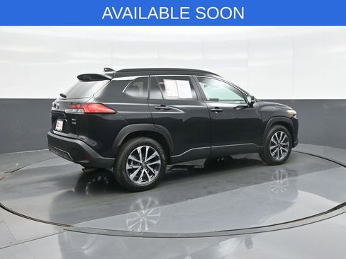 Used 2025 Toyota Corolla Cross XLE AWD/4WD image 7