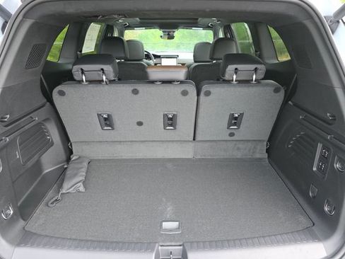 New 2026 GMC Acadia Denali Ultimate w/ LPO, Floor Liner Package AWD/4WD image 19