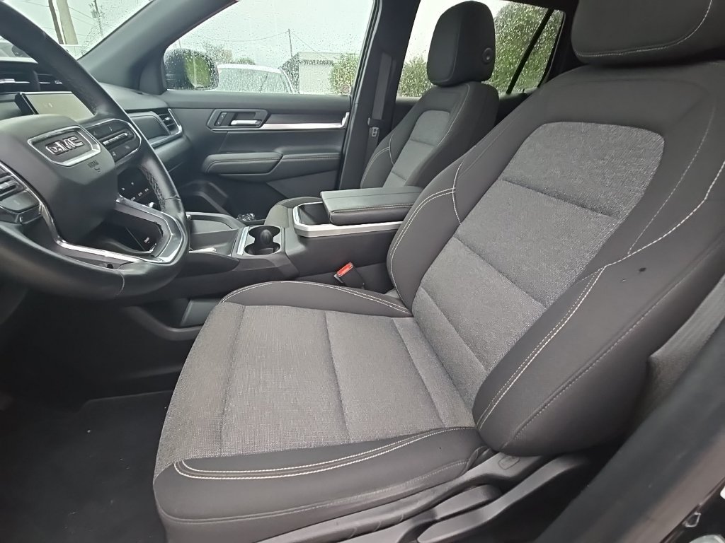 Used 2025 GMC Terrain Elevation AWD/4WD image 3