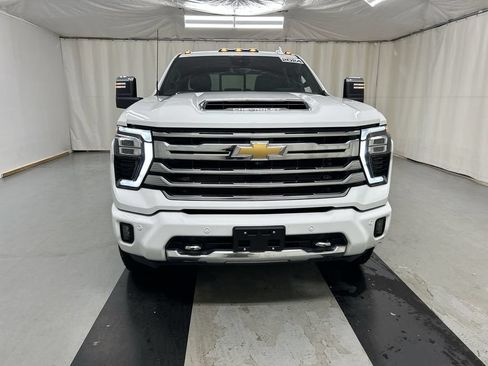 Used 2024 Chevrolet Silverado 3500 High Country w/ High Country Premium Package AWD/4WD image 3