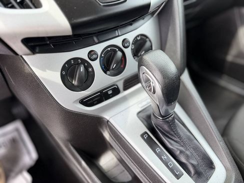 Used 2013 Ford Focus SE FWD image 16