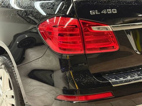 Used 2014 Mercedes-Benz GL 450 4MATIC w/ Lane Tracking Package image 12