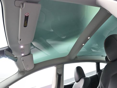 Used 2023 Tesla Model 3 Standard Range image 18