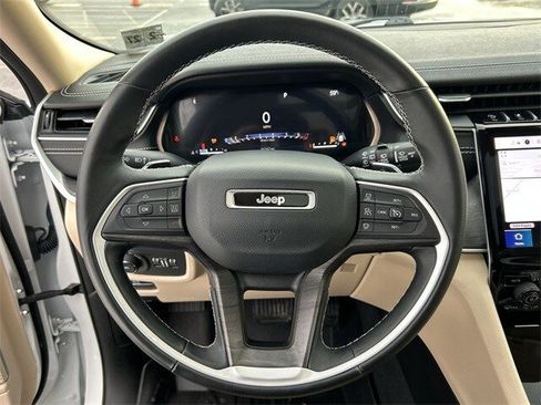 Certified 2022 Jeep Grand Cherokee Limited image 18