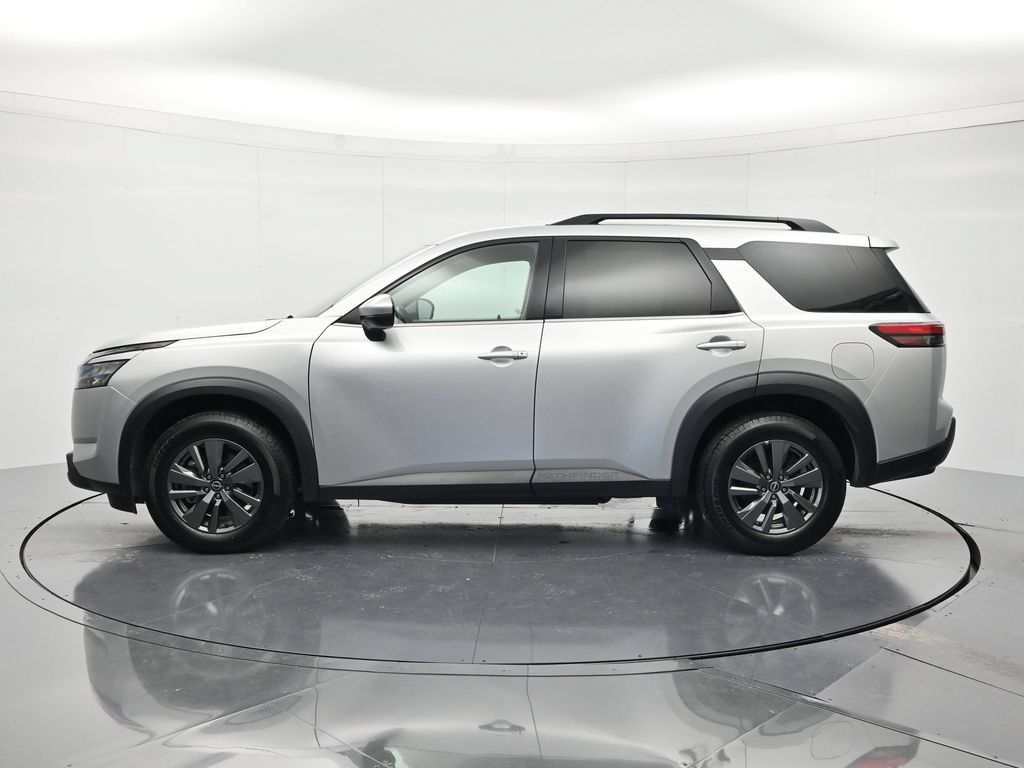 Used 2025 Nissan Pathfinder SV FWD image 8