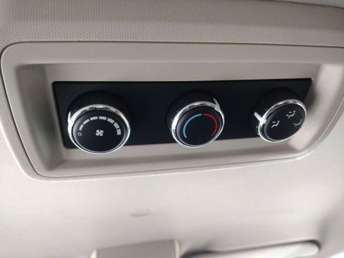 Used 2019 Dodge Grand Caravan SE w/ UConnect Hands-Free Group image 37