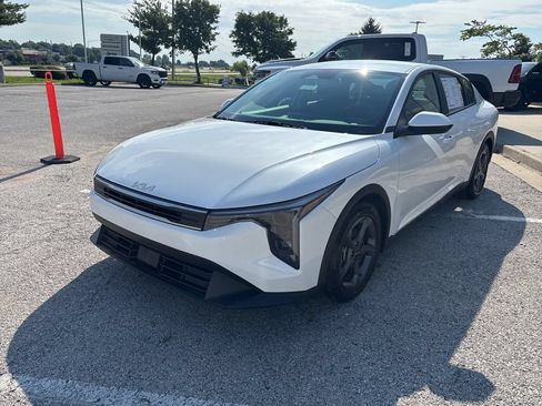 Used 2025 Kia K4 FWD image 12