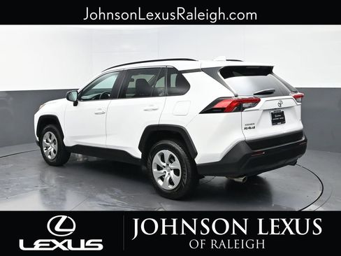 Used 2020 Toyota RAV4 LE FWD image 7