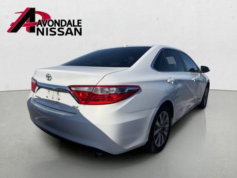 Used 2016 Toyota Camry XLE w/ Moonroof Package FWD image 4