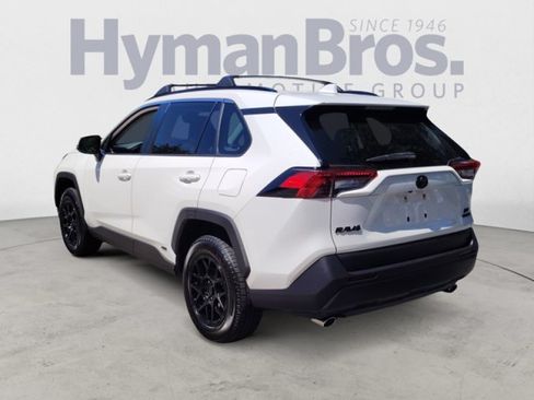 Used 2022 Toyota RAV4 XLE w/ Convenience Package AWD/4WD image 5