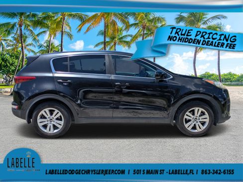 Used 2017 Kia Sportage LX FWD image 2