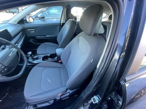 Used 2025 Kia K4 LXS image 39