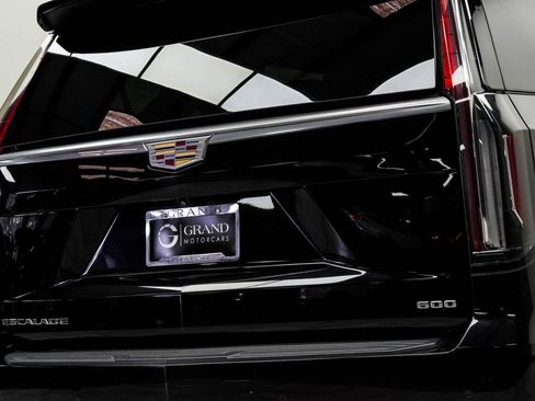 Used 2021 Cadillac Escalade Luxury RWD image 13