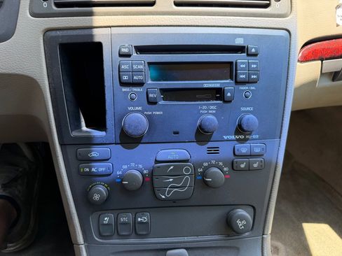 Used 2003 Volvo S60 2.4 FWD image 25