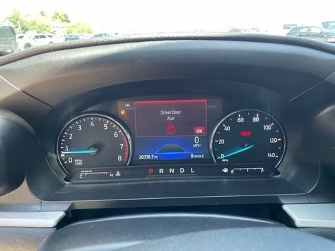 Used 2022 Ford Explorer XLT w/ Equipment Group 202A AWD/4WD image 25