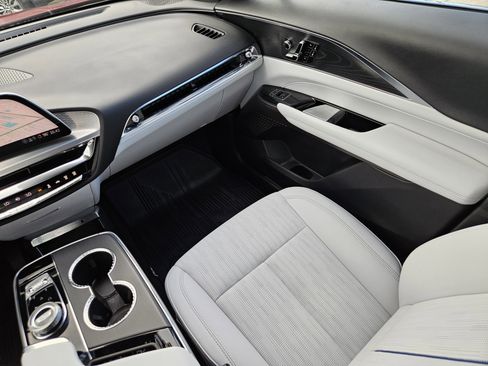 New 2025 Cadillac Lyriq Sport RWD image 18
