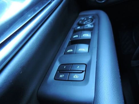 Used 2023 Chevrolet Tahoe Z71 w/ Luxury Package image 32