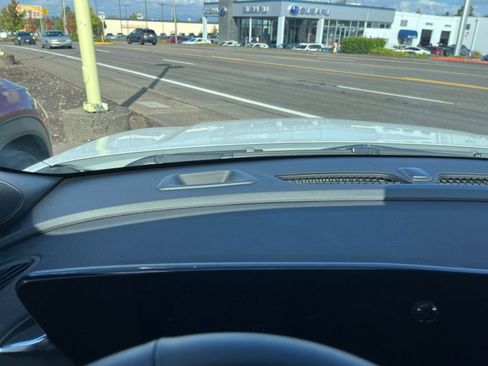 Used 2025 Buick Envista Sport Touring image 32