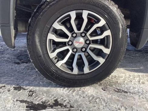 Used 2023 GMC Sierra 1500 AT4 w/ AT4 Preferred Package image 9