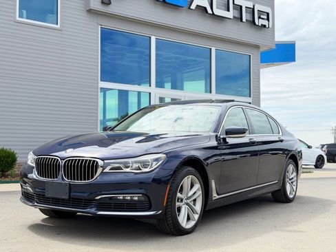 Used 2016 BMW 750i xDrive AWD/4WD image 12