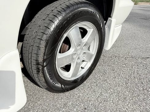Used 2006 Dodge Grand Caravan SXT FWD image 23