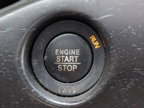Used 2017 Jeep Grand Cherokee Altitude AWD/4WD image 25