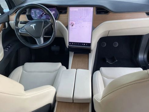 Used 2020 Tesla Model X Long Range image 5