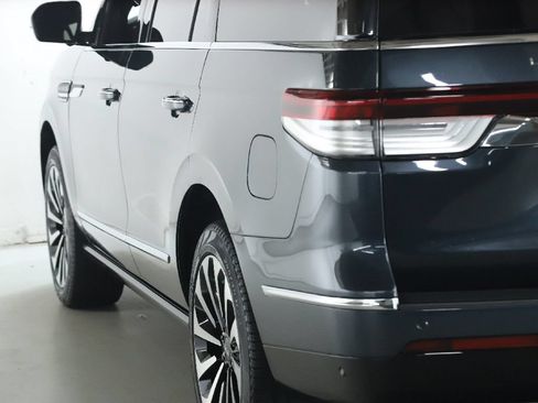 Used 2024 Lincoln Navigator Reserve AWD/4WD image 42