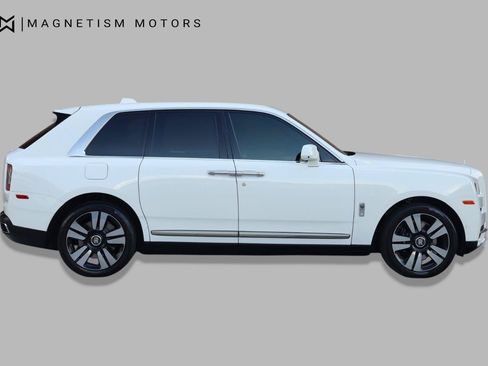 Used 2019 Rolls-Royce Cullinan AWD/4WD image 3