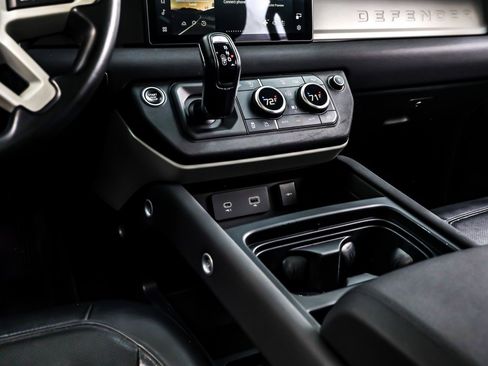 Used 2023 Land Rover Defender 110 SE image 6