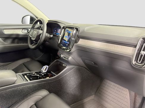 Certified 2023 Volvo XC40 B5 Plus w/ Driver Assist Package image 29