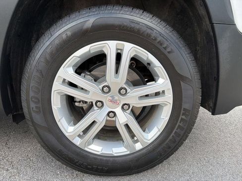 Used 2022 GMC Terrain SLE w/ Driver Convenience Package FWD image 14