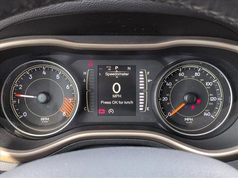 Used 2015 Jeep Cherokee Latitude w/ Cold Weather Group image 11