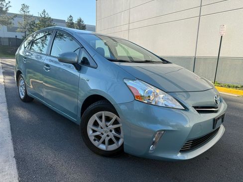 Used 2014 Toyota Prius V Three FWD image 1