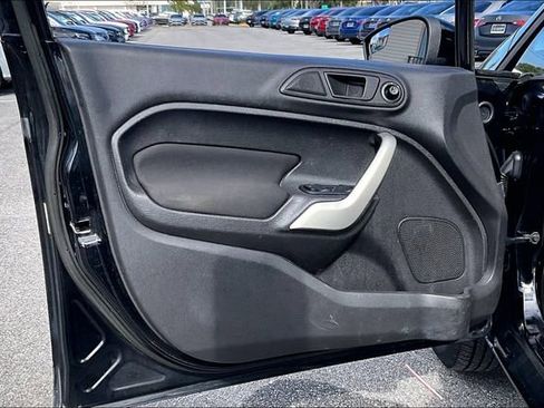 Used 2012 Ford Fiesta SE image 17