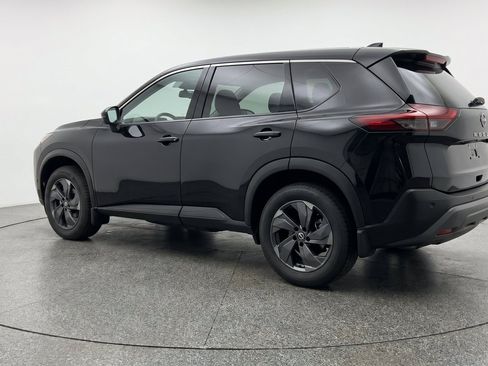 Used 2025 Nissan Rogue SV FWD image 6