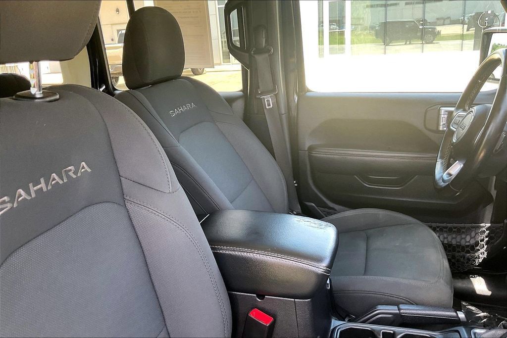 Used 2020 Jeep Wrangler Unlimited Sahara AWD/4WD image 7