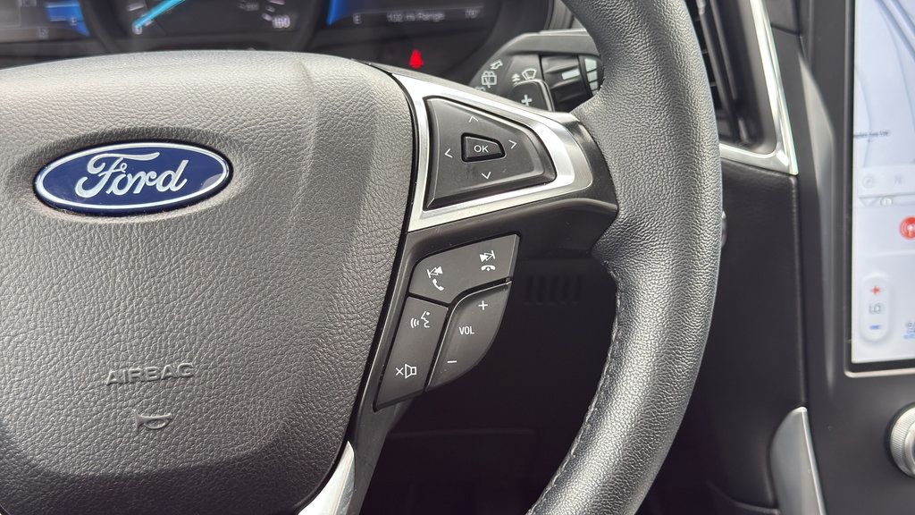 Certified 2024 Ford Edge Titanium w/ Equipment Group 301A AWD/4WD image 24
